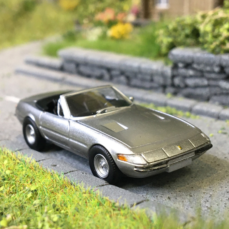 Ferrari 365 GTS, gris, 1969 - BREKINA 22943 - HO 1/87