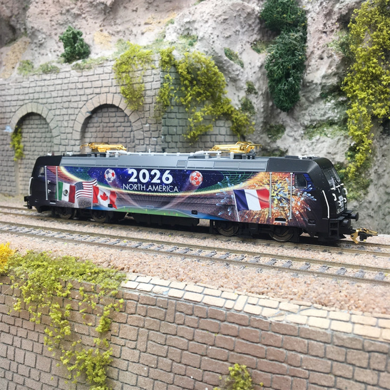 Locomotive électrique BR 185.2, spéciale Coupe du monde Football 2026, drapeau France, Ep. VI - MARKLIN 36269 - HO 1/87