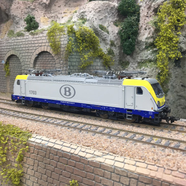 Locomotive électrique série 17, gris clair, N°1703, SNCB, Ep. VI - MARKLIN 36646 - HO 1/87