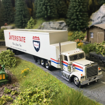 Chevrolet bison, semi remorque tôlé, Interstate moving, 1980 - BREKINA 85787 - HO 1/87