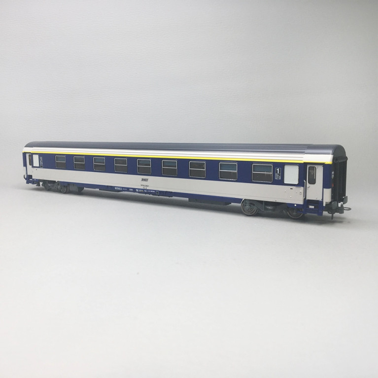 Voiture Corail VU couchettes A9c9x, bleu TEN et blanc, logo encadré, SNCF, Ep. IV-V - REE JM-034 - HO 1/87