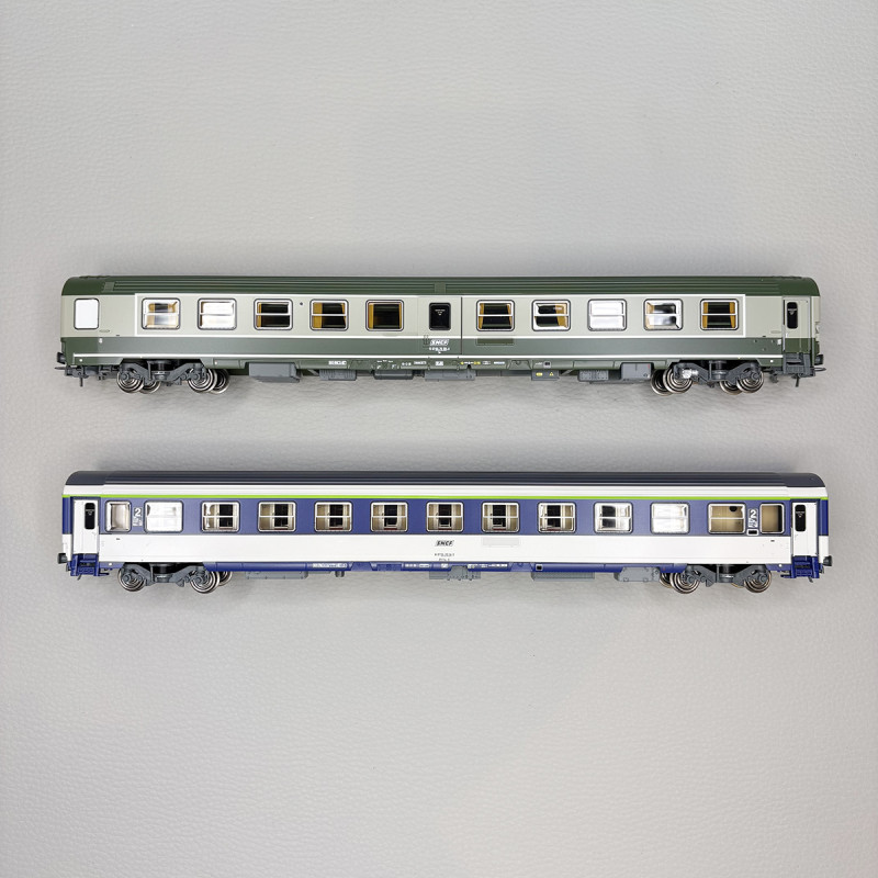 Coffret de 2 voitures Ambulance So et Corail VU couchettes B10c10x, SNCF, Ep. IV-V - REE JM-048 - HO 1/87