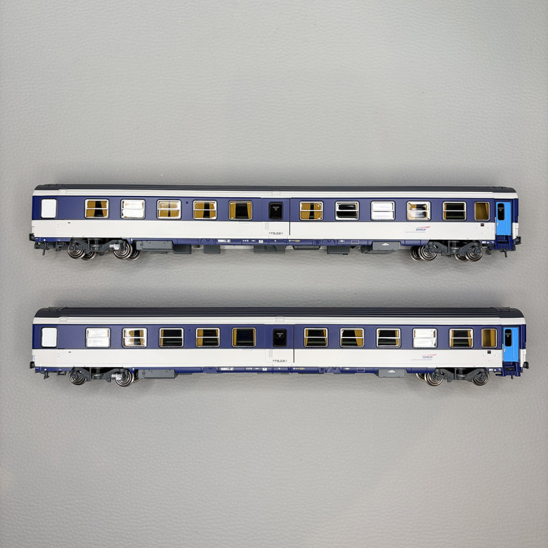 Coffret de 2 voitures Ambulance So, bleu TEN et blanc, logo casquette, SNCF, Ep. V-VI - REE JM-051 - HO 1/87