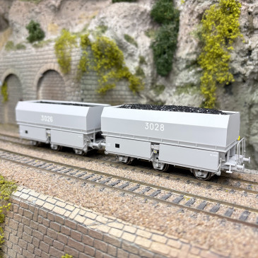 Coffret de 2 wagons coke MH45 "HBL", chargement de coke, SNCF, Ep. IV-V - REE WB-966 - HO 1/87