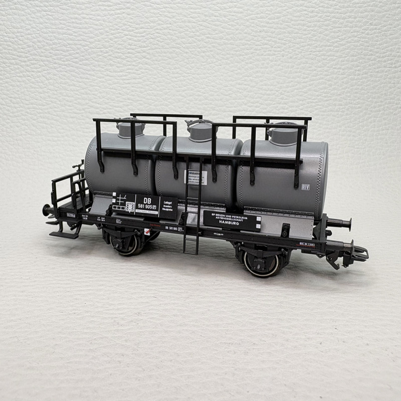 Coffret de 3 wagons-citernes à 3 cuves, "Benzin- und Petroleumgesellschaft Hamburg", DB, Ep. III - MARKLIN 46491 - HO 1/87