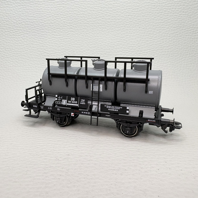 Coffret de 3 wagons-citernes à 3 cuves, "Benzin- und Petroleumgesellschaft Hamburg", DB, Ep. III - MARKLIN 46491 - HO 1/87