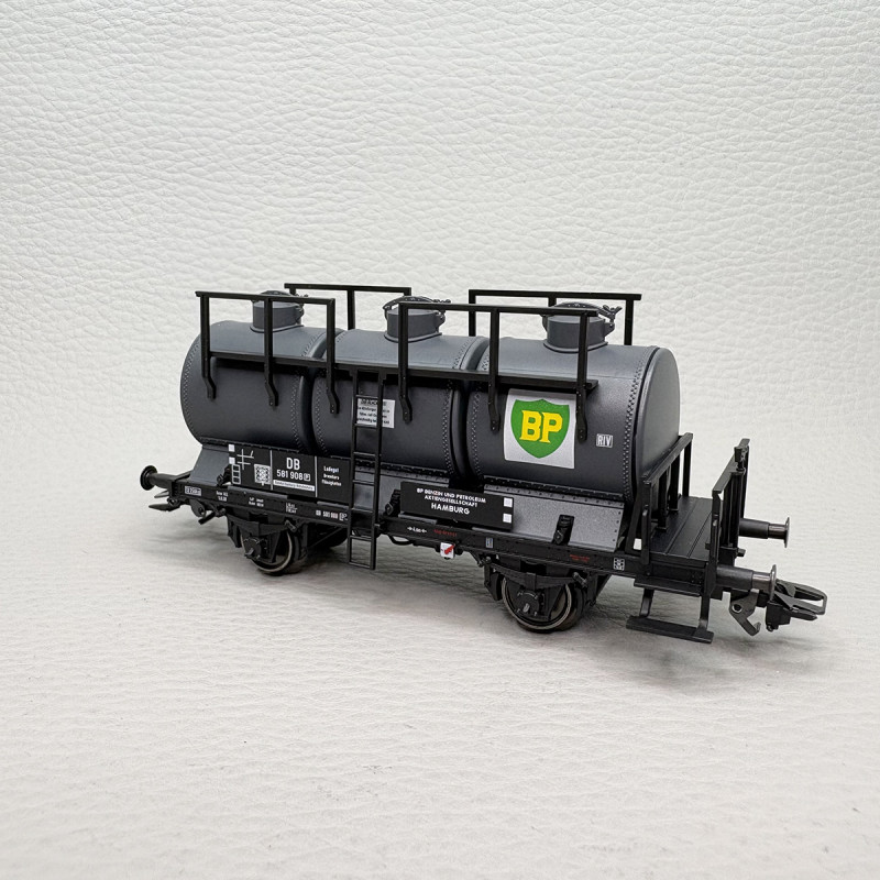 Coffret de 3 wagons-citernes à 3 cuves, "Benzin- und Petroleumgesellschaft Hamburg", DB, Ep. III - MARKLIN 46491 - HO 1/87