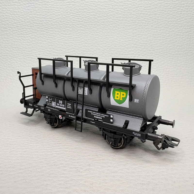 Coffret de 3 wagons-citernes à 3 cuves, "Benzin- und Petroleumgesellschaft Hamburg", DB, Ep. III - MARKLIN 46491 - HO 1/87