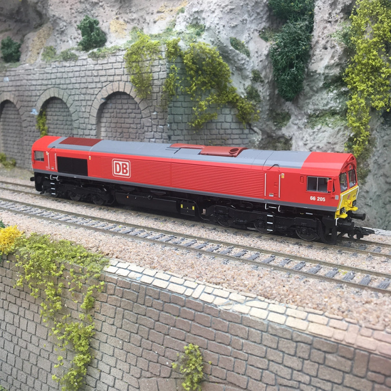 Locomotive diesel JT42CWR "Class 66", DB Cargo UK, DC SON, Ep. VI - TRIX 25265 - HO 1/87