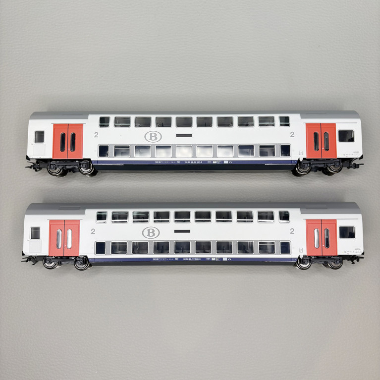 Coffret de 2 voitures à 2 niveaux M6, 2de classe, gris clair, SNCB, Ep. VI - MARKLIN 43566 - HO 1/87