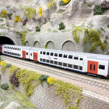 Coffret de 2 voitures à 2 niveaux M6, 2de classe, gris clair, SNCB, Ep. VI - MARKLIN 43566 - HO 1/87