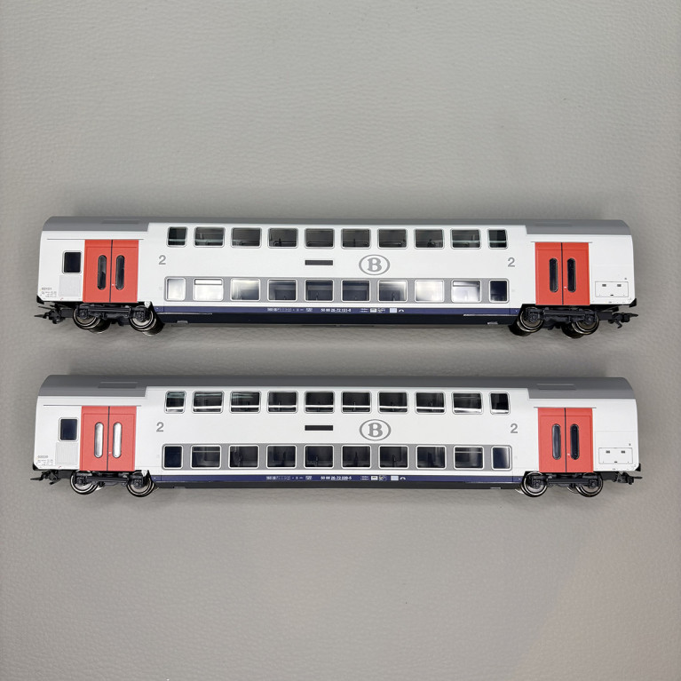 Coffret de 2 voitures à 2 niveaux M6, 2de classe, gris clair, SNCB, Ep. VI - MARKLIN 43566 - HO 1/87