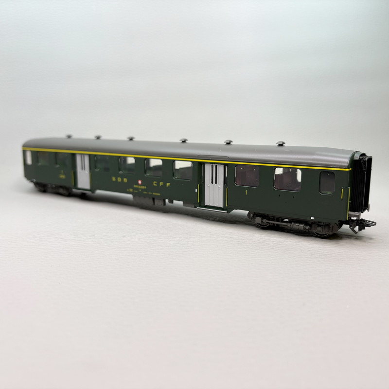 Voiture voyageurs 1re classe en acier léger, vert sapin, CFF, Ep. IV - MARKLIN 43363 - HO 1/87