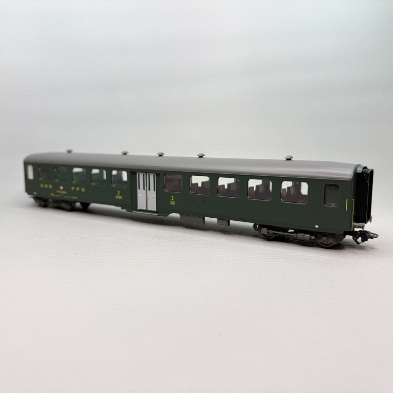 Voiture voyageurs 2de classe en acier léger, vert sapin, CFF, Ep. IV - MARKLIN 43383 - HO 1/87