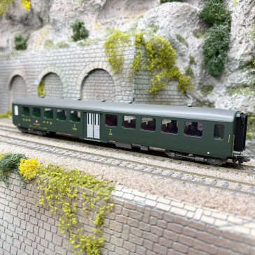 Voiture voyageurs 2de classe en acier léger, vert sapin, CFF, Ep. IV - MARKLIN 43383 - HO 1/87