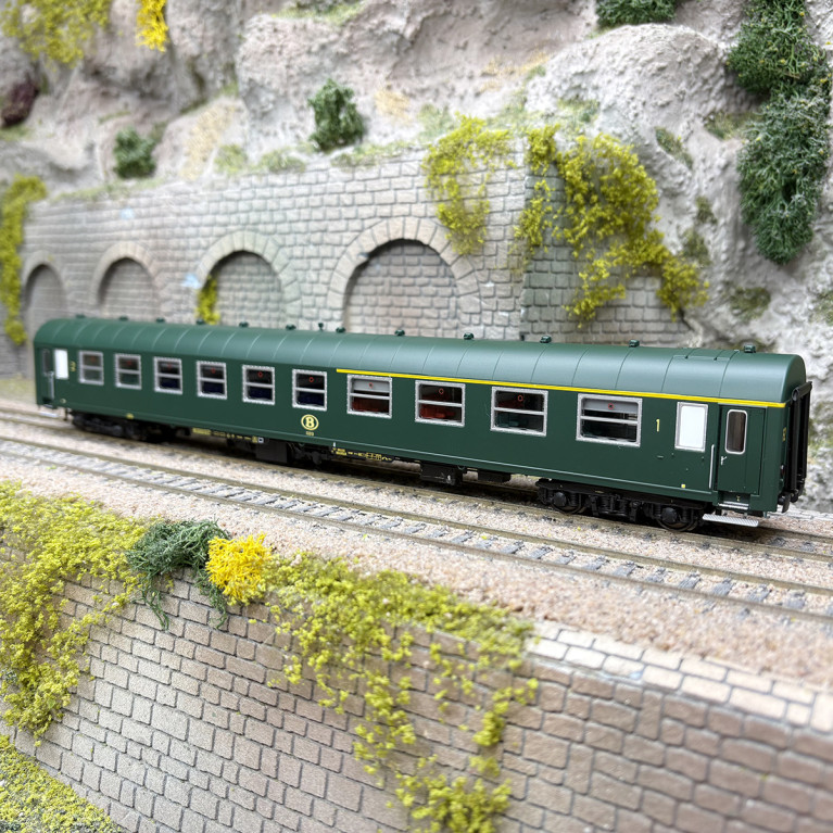 Voiture I4 A4B6, vert «tit vert», SNCB, Ep. III, N°13213, LSMODELS 42156, HO 1/87