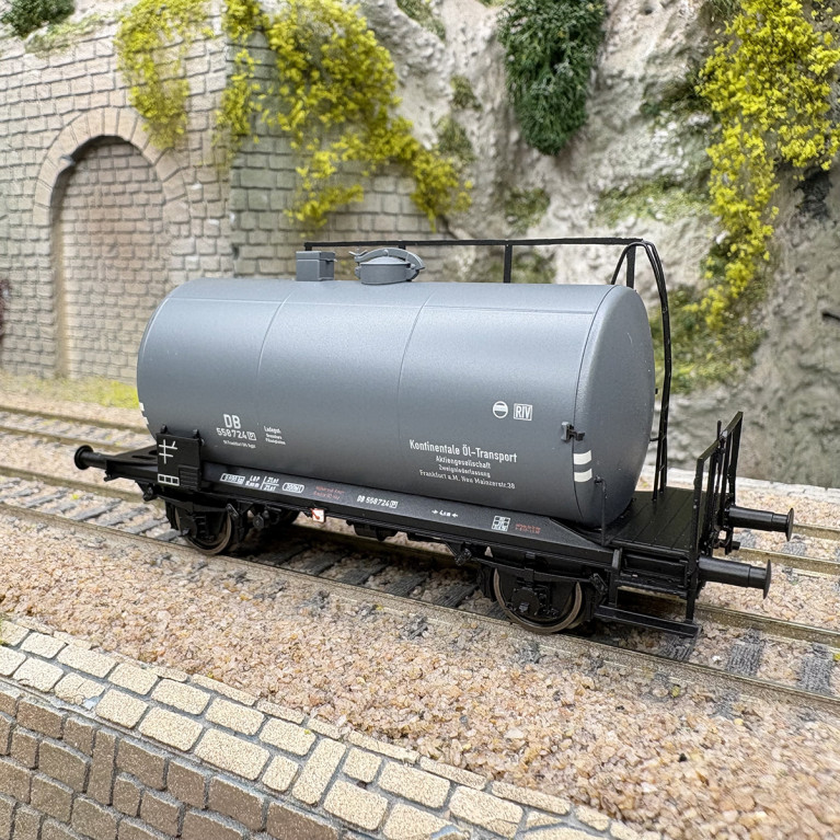 Wagon citerne léger Uerdingen Z, «Kontinentale Öl-Transport», N°558 724 [P], DB, Ep. III, BRAWA 51155, HO 1/87