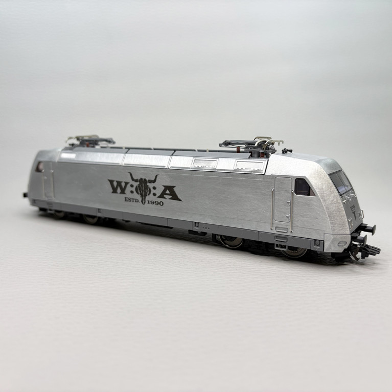 Locomotive électrique série 101, «Raw Metal Edition», Wacken Open Air, Ep. VI, TRIX 25475, HO 1/87 - DCC SON