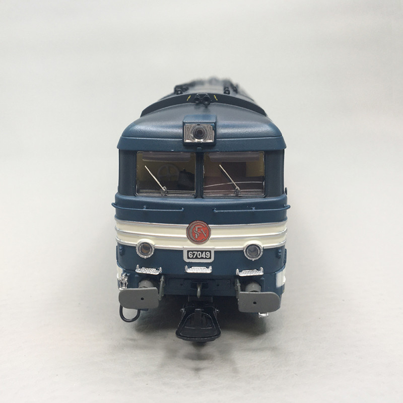 Locomotive diesel BB 67049, livrée bleue, Origine, Caen, SNCF, Ep. III, REE MB-244, HO 1/87