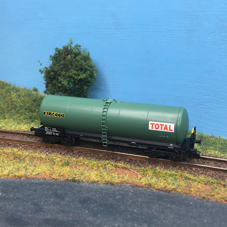 Wagon citerne ANF long, «Total Algeco», SNCF, Ep. IV, AZAR MODELS W05-TO1, Z 1/220