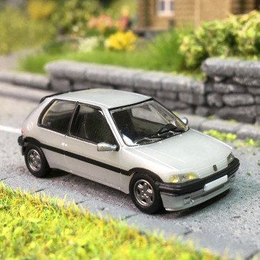 Peugeot 106, 3 portes phase 1, argent métallisé, 1992 - SAI 6635 - HO 1/87