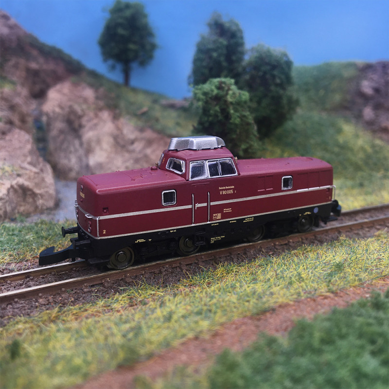 Locomotive diesel-hydraulique V 80, rouge, DB, Ep. III, MÄRKLIN 88802, Z 1/220