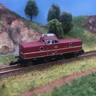 Locomotive diesel-hydraulique V 80, rouge, DB, Ep. III, MÄRKLIN 88802, Z 1/220