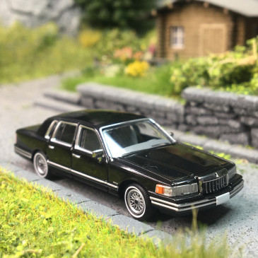 Lincoln town car, noir, 1991 - PCX 870908 - HO 1/87