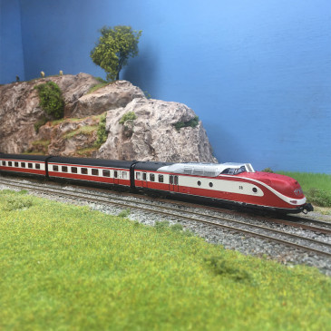 Autorail diesel VT 601, "Max Liebermann", 6 éléments, DR, Ep. IV, FLEISCHMANN 7770010, N 1/160 - DCC SON