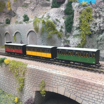 Coffret de 3 voitures «Cage à Poule», Train Touristique du Vivarais, Ep. IV-VI, REE VM-040, HOm-HOe 1/87