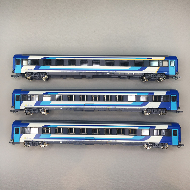 Coffret de 3 voitures Eurofima, ABmz et 2 Bmz, MÁV, Ep. VI, ROCO 6200228, HO 1/87