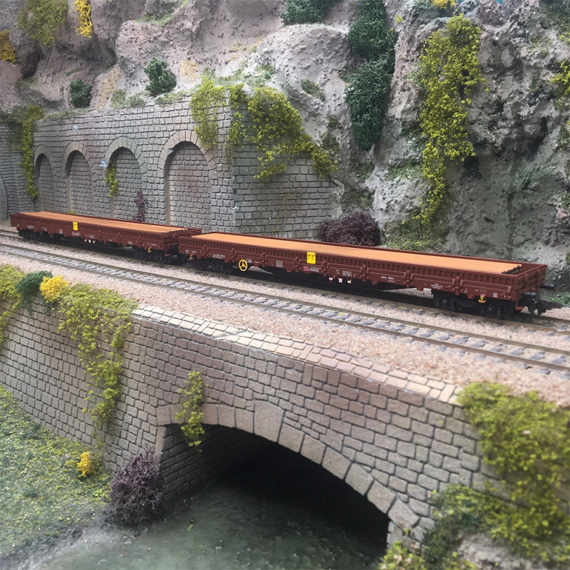 Coffret de 2 wagons plats Res-x, chargés de rails, DB AG, Ep. VI, TRIX 24431, HO 1/87