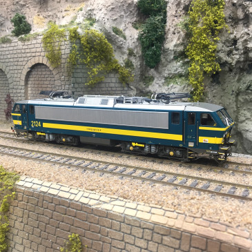 Locomotive électrique "Airco Magelan", N°2124, bleue et jaune, UIC, SNCB, Ep. V-VI, LSMODELS 12074, HO 1/87