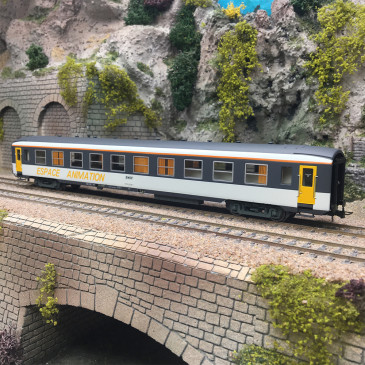 Voiture DEV AO "Espace Animation", SNCF, Ep. IV, JOUEF HJ4215, HO 1/87