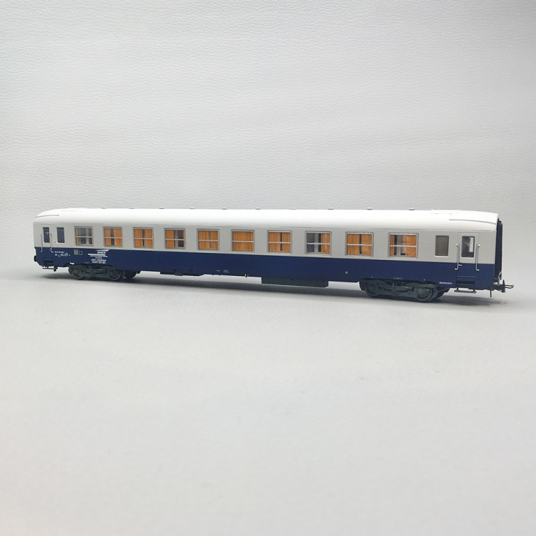 Voiture de cantonnement, type DEV AO, bleue et blanche, SNCF, Ep. IV-V, JOUEF HJ4216, HO 1/87