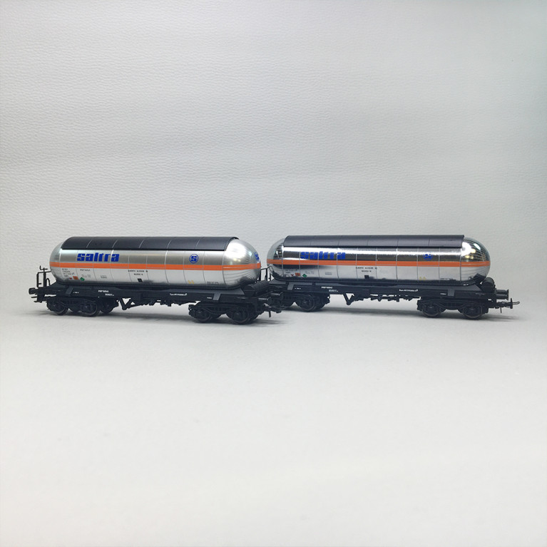 Coffret 2 wagons-citernes CO2, "Saltra", argent, RENFE, Ep. IV, ELECTROTREN HE6098, HO 1/87