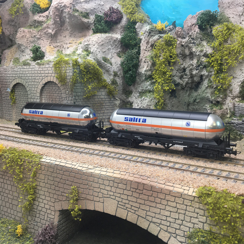 Coffret 2 wagons-citernes CO2, "Saltra", argent, RENFE, Ep. IV, ELECTROTREN HE6098, HO 1/87