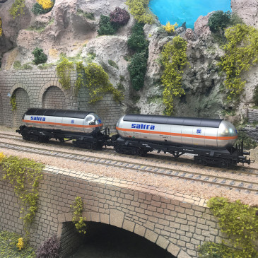 Coffret 2 wagons-citernes CO2, "Saltra", argent, RENFE, Ep. IV, ELECTROTREN HE6098, HO 1/87
