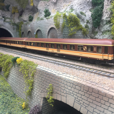 Coffret 2 voitures couchettes Bc10x-12600, "Estrella Bahía de Cádiz", RENFE, Ep. IV, ELECTROTREN HE4039, HO 1/87