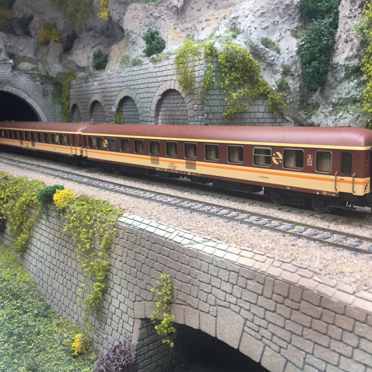 Coffret 2 voitures couchettes Bc10x-12600, "Estrella Bahía de Cádiz", RENFE, Ep. IV, ELECTROTREN HE4039, HO 1/87