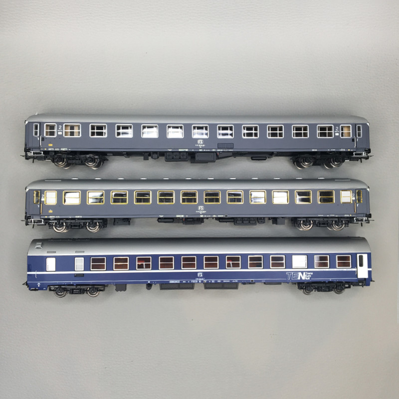 Coffret 3 voitures Express "Remus" Roma-Wien, couchettes et voiture-lits, FS, Ep. IV-V, RIVAROSSI HR4411, HO 1/87