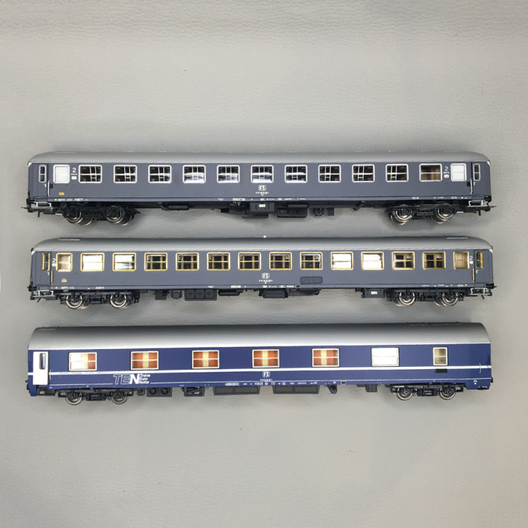 Coffret 3 voitures Express "Remus" Roma-Wien, couchettes et voiture-lits, FS, Ep. IV-V, RIVAROSSI HR4411, HO 1/87
