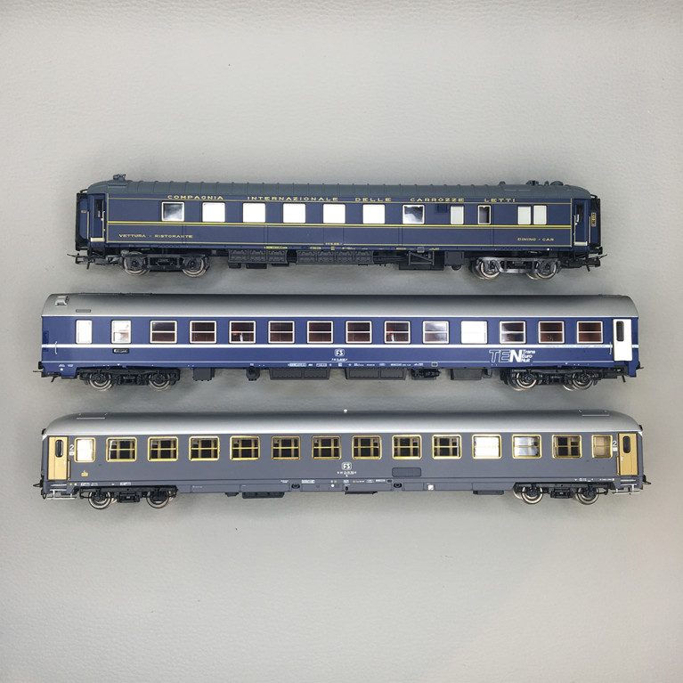 Coffret 3 voitures Express "Remus" Roma-Wien, voiture-restaurant, FS, Ep. IV-V, RIVAROSSI HR4410, HO 1/87