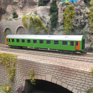 Voiture voyageurs 2e classe, type Y/B-70, ZSSK, Ep. V-VI, ROCO 6200232, HO 1/87