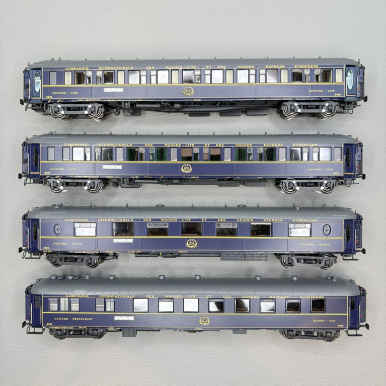 Coffret 7 voitures "Le Train Bleu" 1954, CIWL, Ep. III, MODELS WORLD MW1005, HO 1/87