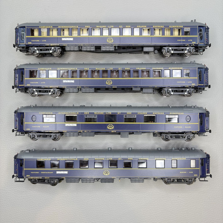 Coffret 7 voitures "Le Train Bleu" 1954, CIWL, Ep. III, MODELS WORLD MW1005, HO 1/87