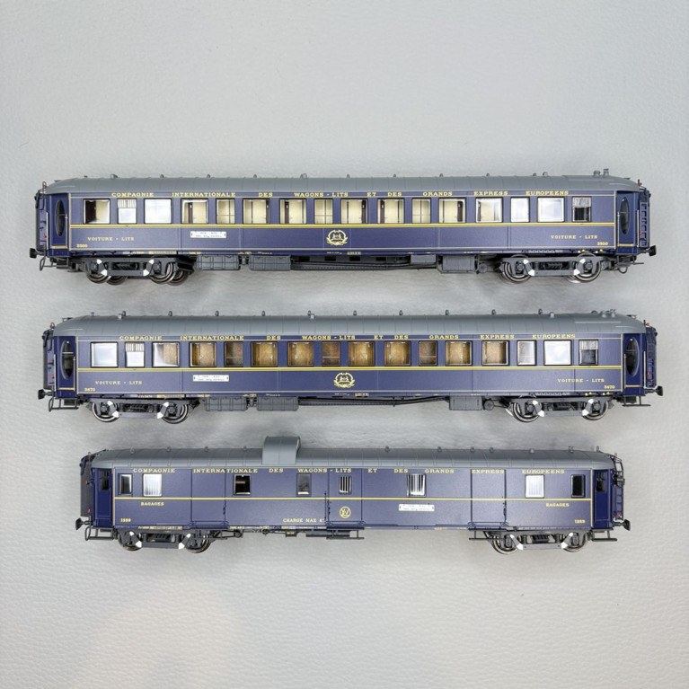 Coffret 7 voitures "Le Train Bleu" 1954, CIWL, Ep. III, MODELS WORLD MW1005, HO 1/87
