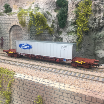 Wagon porte-conteneurs MMC3, conteneur 40 pieds "Ford", rouge oxyde, RENFE, Ep. IV, ELECTROTREN HE6102, HO 1/87