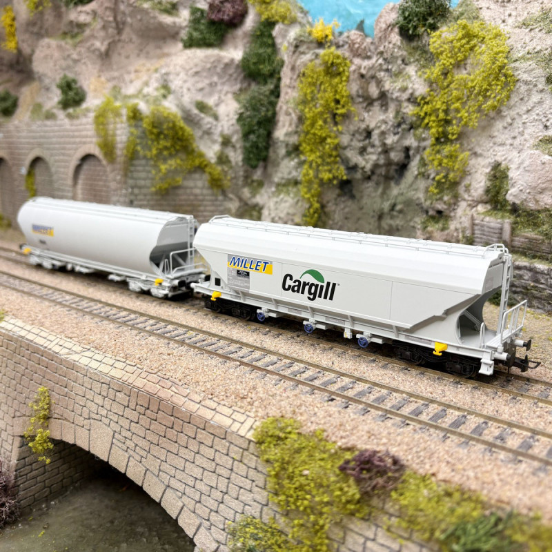 Coffret 2 wagons-trémies céréaliers, parois lisses et bombées, "Millet", SNCF, Ep. VI, JOUEF HJ6320, HO 1/87