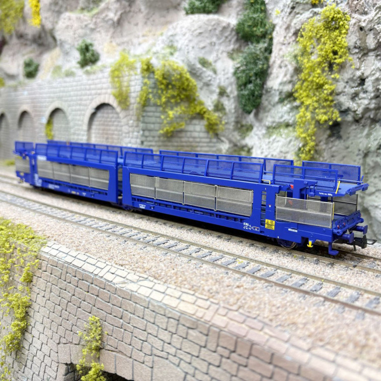 Porte-voitures Laeks 63C, "Brambles", modernisé, livrée bleue, Ep. V, RIVAROSSI HR6700, HO 1/87